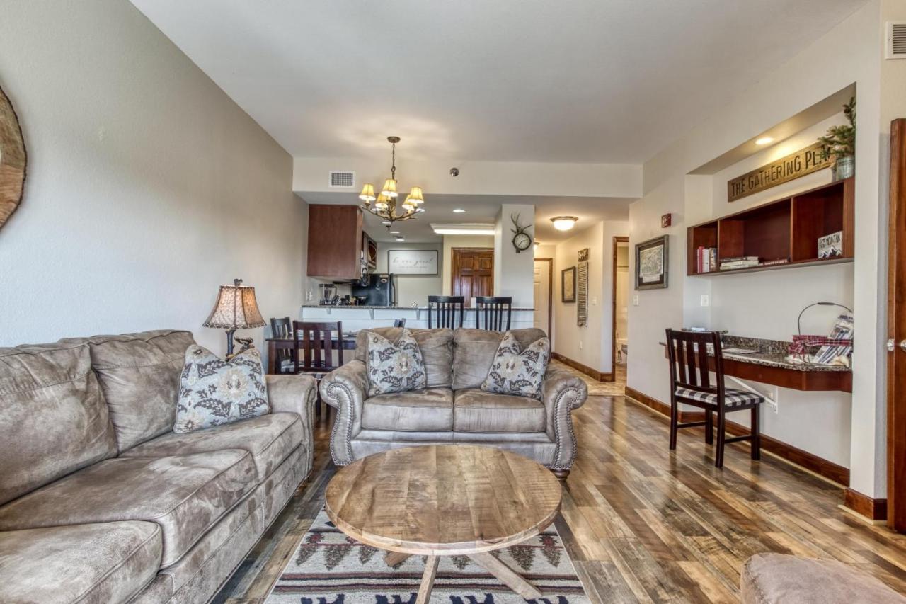 Gorgeous 2Bd 2Bth Condo With Mountain Views Pool Hot Tub Game Room Close To Parkway Пиджен Фордж Екстериор снимка