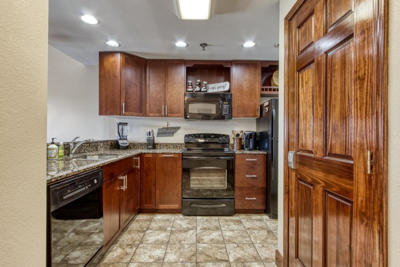 Gorgeous 2Bd 2Bth Condo With Mountain Views Pool Hot Tub Game Room Close To Parkway Пиджен Фордж Екстериор снимка