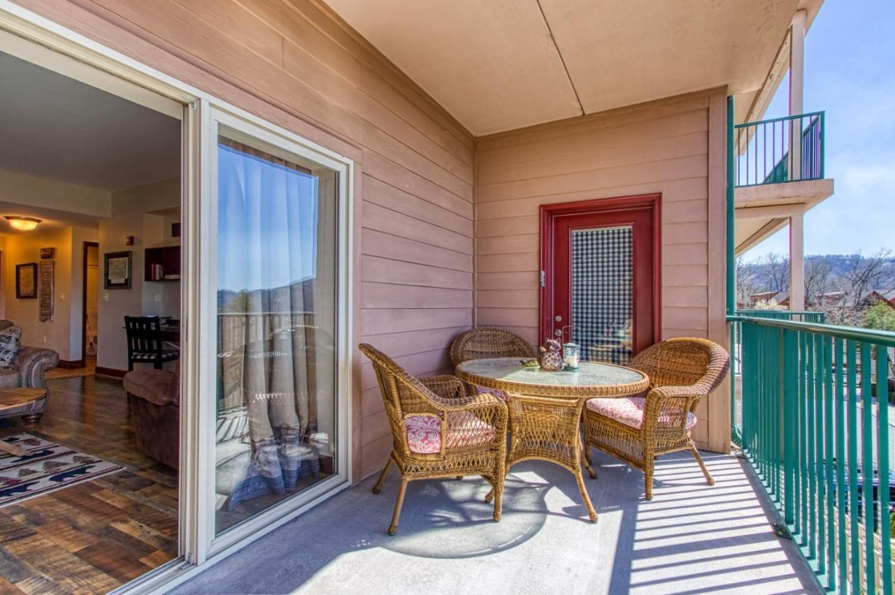Gorgeous 2Bd 2Bth Condo With Mountain Views Pool Hot Tub Game Room Close To Parkway Пиджен Фордж Екстериор снимка