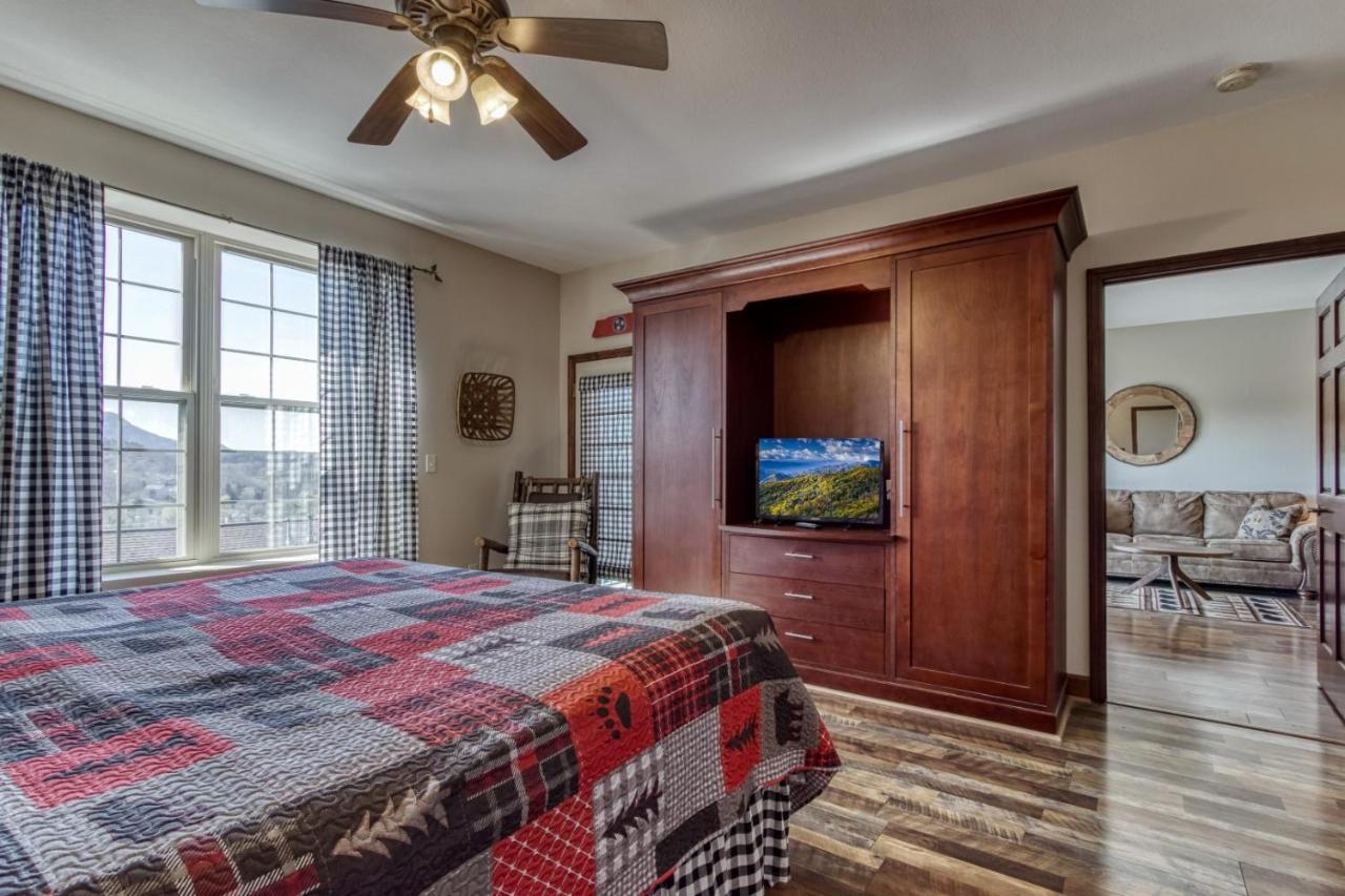 Gorgeous 2Bd 2Bth Condo With Mountain Views Pool Hot Tub Game Room Close To Parkway Пиджен Фордж Екстериор снимка
