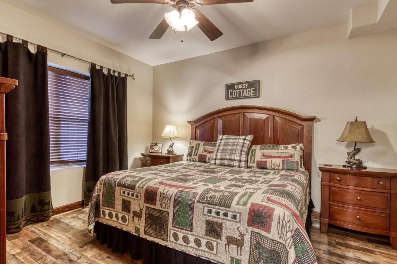 Gorgeous 2Bd 2Bth Condo With Mountain Views Pool Hot Tub Game Room Close To Parkway Пиджен Фордж Екстериор снимка