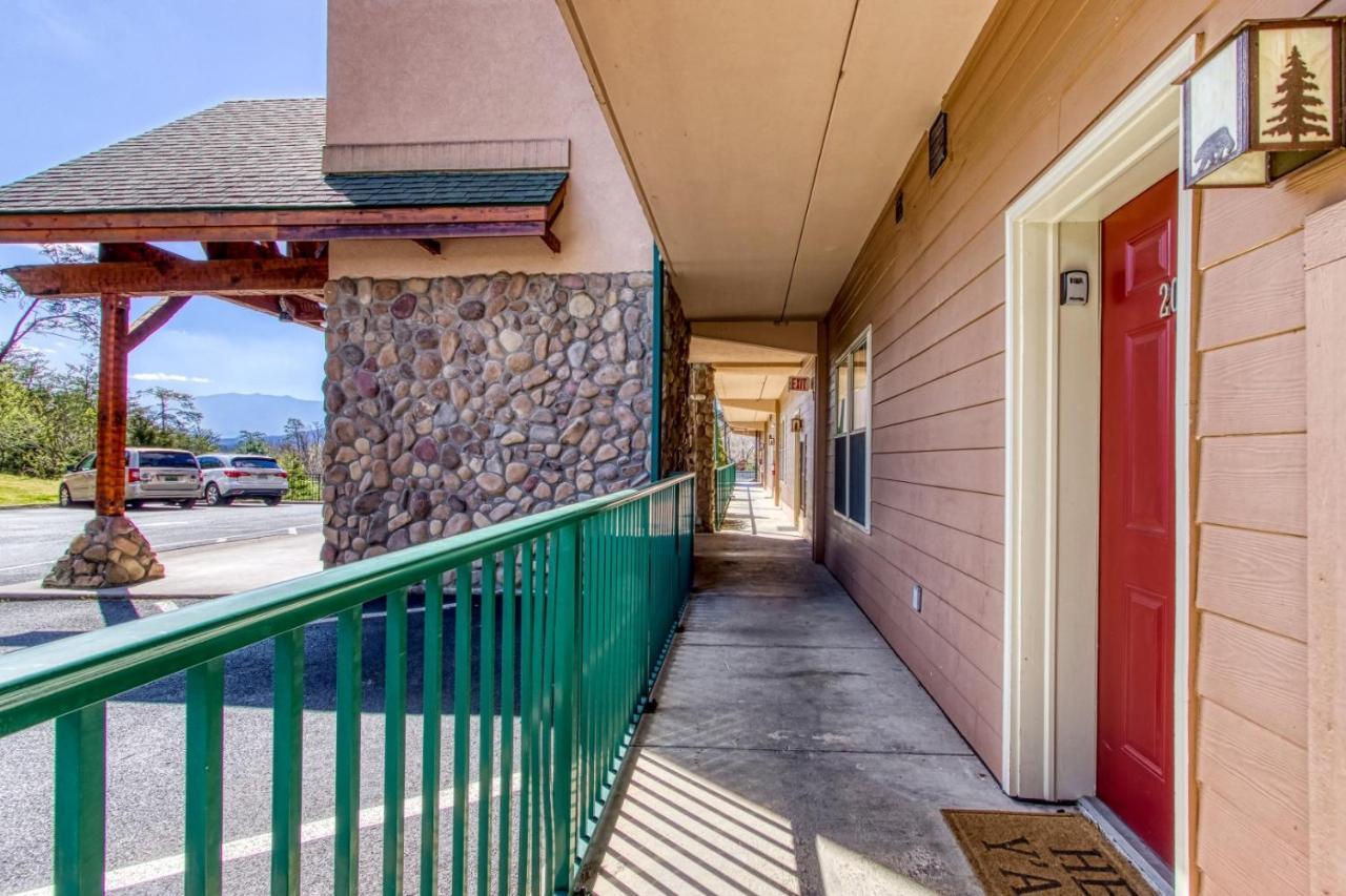Gorgeous 2Bd 2Bth Condo With Mountain Views Pool Hot Tub Game Room Close To Parkway Пиджен Фордж Екстериор снимка