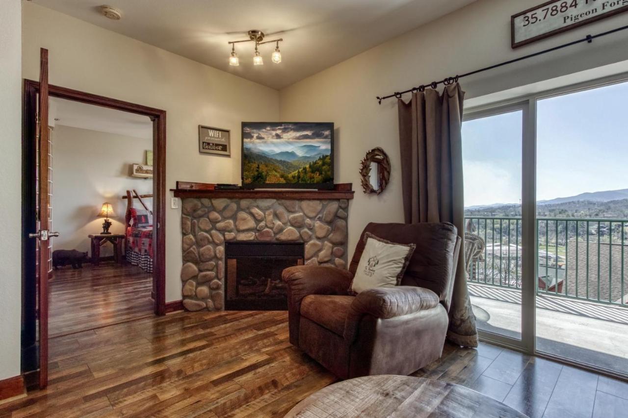 Gorgeous 2Bd 2Bth Condo With Mountain Views Pool Hot Tub Game Room Close To Parkway Пиджен Фордж Екстериор снимка