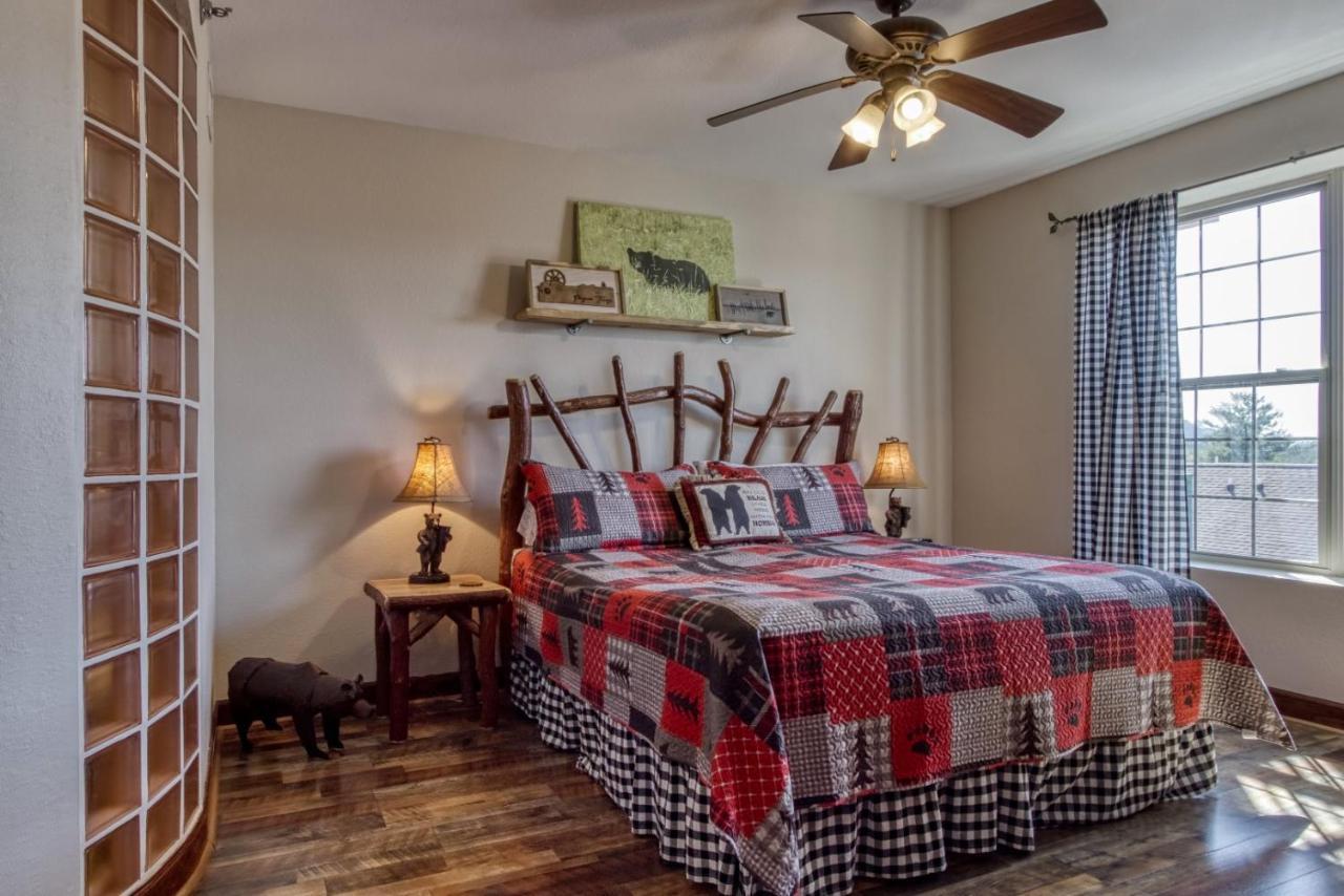 Gorgeous 2Bd 2Bth Condo With Mountain Views Pool Hot Tub Game Room Close To Parkway Пиджен Фордж Екстериор снимка