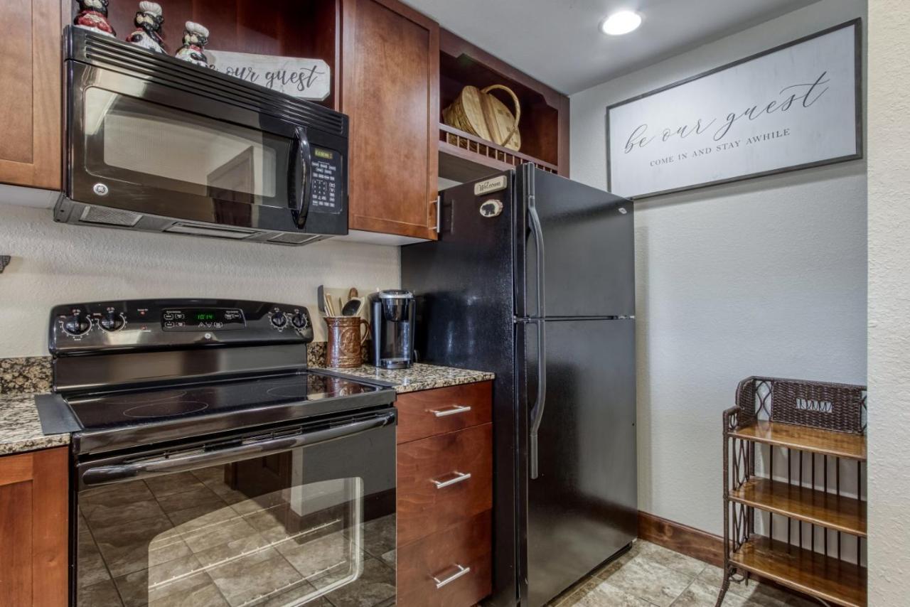 Gorgeous 2Bd 2Bth Condo With Mountain Views Pool Hot Tub Game Room Close To Parkway Пиджен Фордж Екстериор снимка